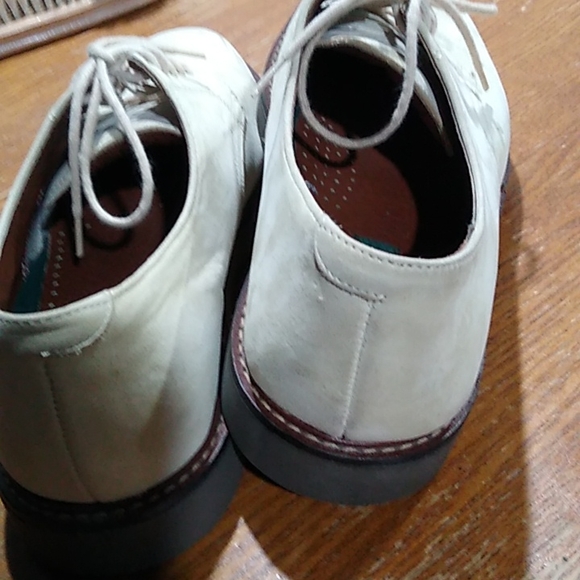 Meñs Buck Shoes - Picture 4 of 6
